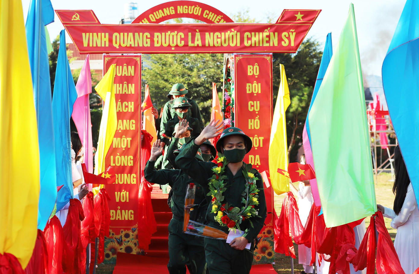 Tân binh ở Lâm Đồng lên đường nhập ngũ