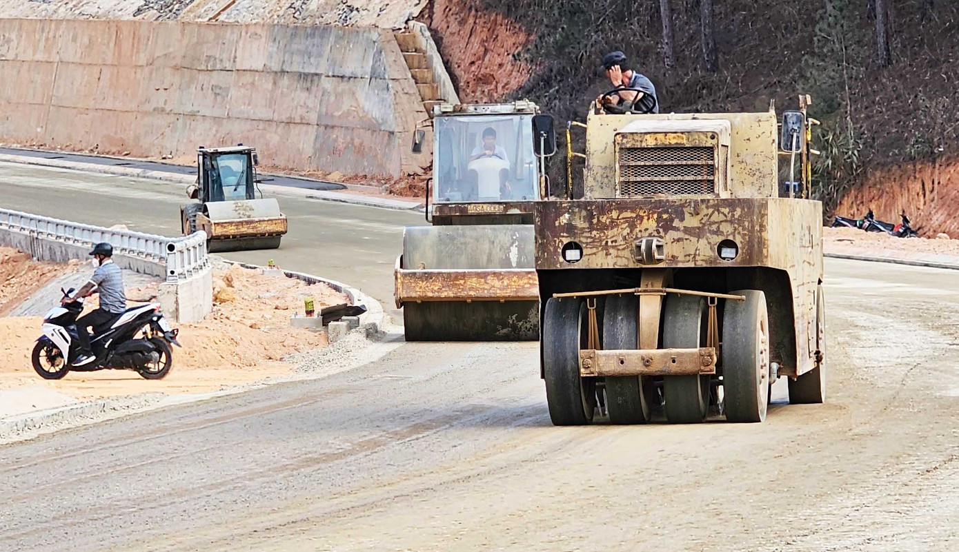 Đoạn đường nào được giao mặt bằng là các chủ thầu cho tập trung thi công Đoạn đường nào được giao mặt bằng là các chủ thầu cho tập trung thi công