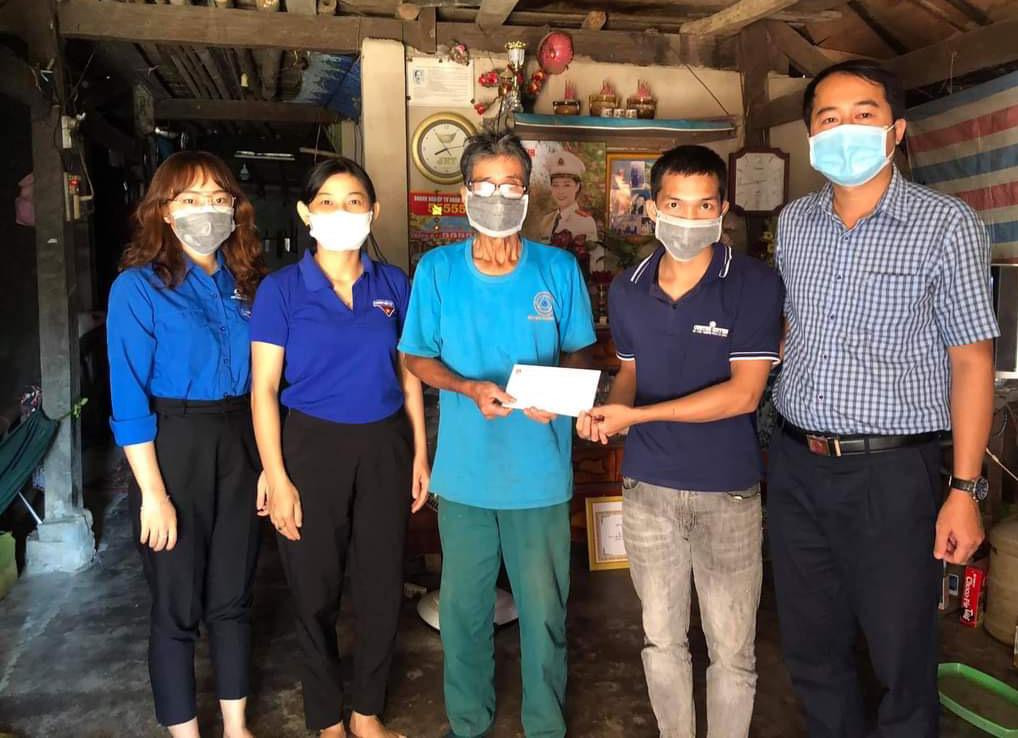 Huyện Đạ Tẻh hỗ trợ gia đình khó khăn Huyện Đạ Tẻh hỗ trợ gia đình khó khăn