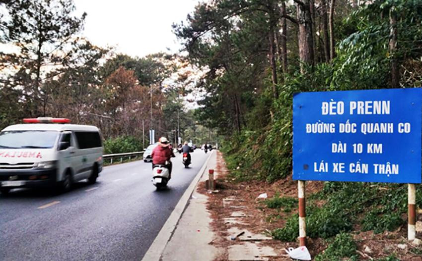 Công an đề xuất cấm xe khách từ 24 chỗ trở lên lưu thông trên đèo Prenn để vào thành phố Đà Lạt Công an đề xuất cấm xe khách từ 24 chỗ trở lên lưu thông trên đèo Prenn để vào thành phố Đà Lạt