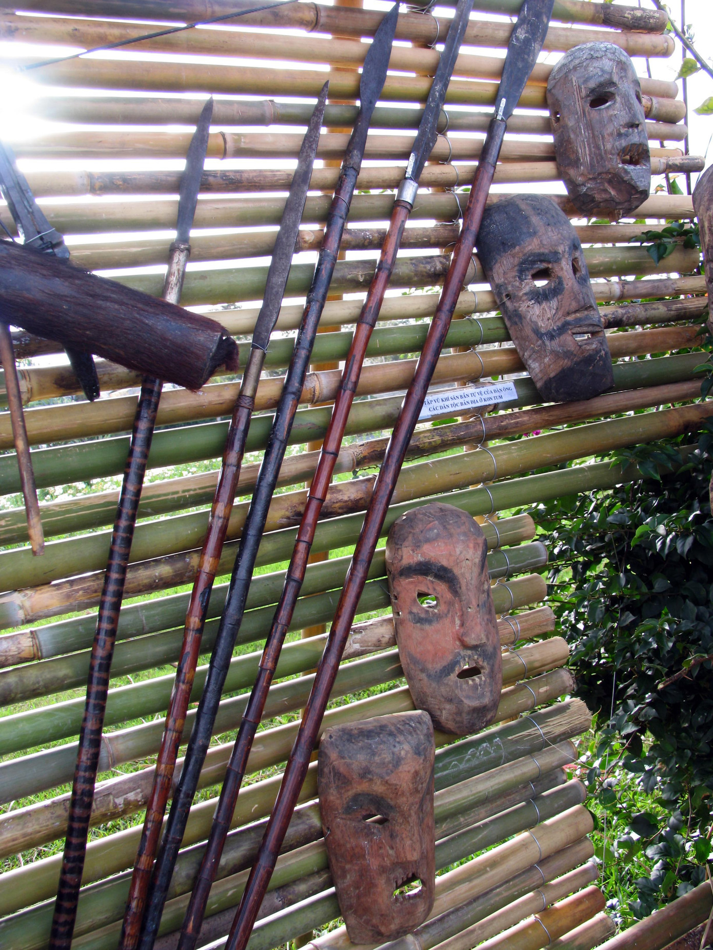 Các loại mặt nạ gỗ Các loại mặt nạ gỗ