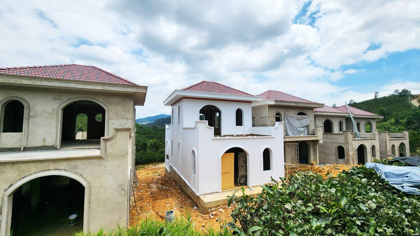 Dãy nhà xây dựng không phép ở xã Lộc Thành.