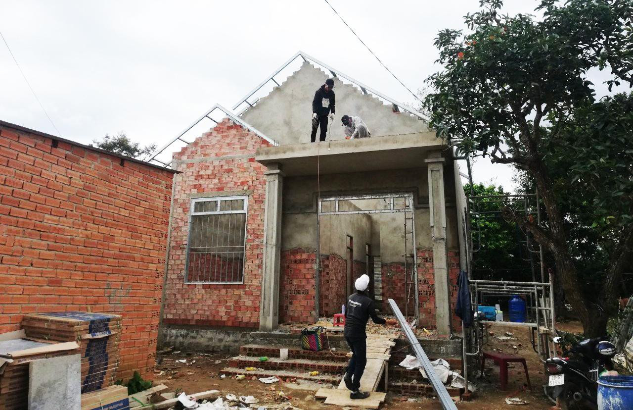 Nghệ sĩ Nguyễn Thành Trung vận động xây hàng chục căn nhà cho người nghèo Nghệ sĩ Nguyễn Thành Trung vận động xây hàng chục căn nhà cho người nghèo