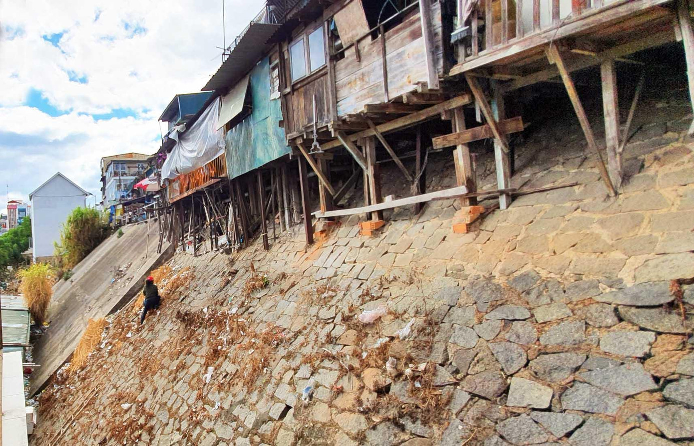 Khu vực bị sạt lở