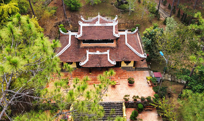 Tại khu du lịch thác Prenn hiện đã có khu đền thờ các Vua Hùng