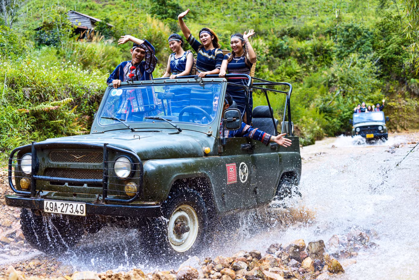 Xe jeep vượt suối Xe jeep vượt suối