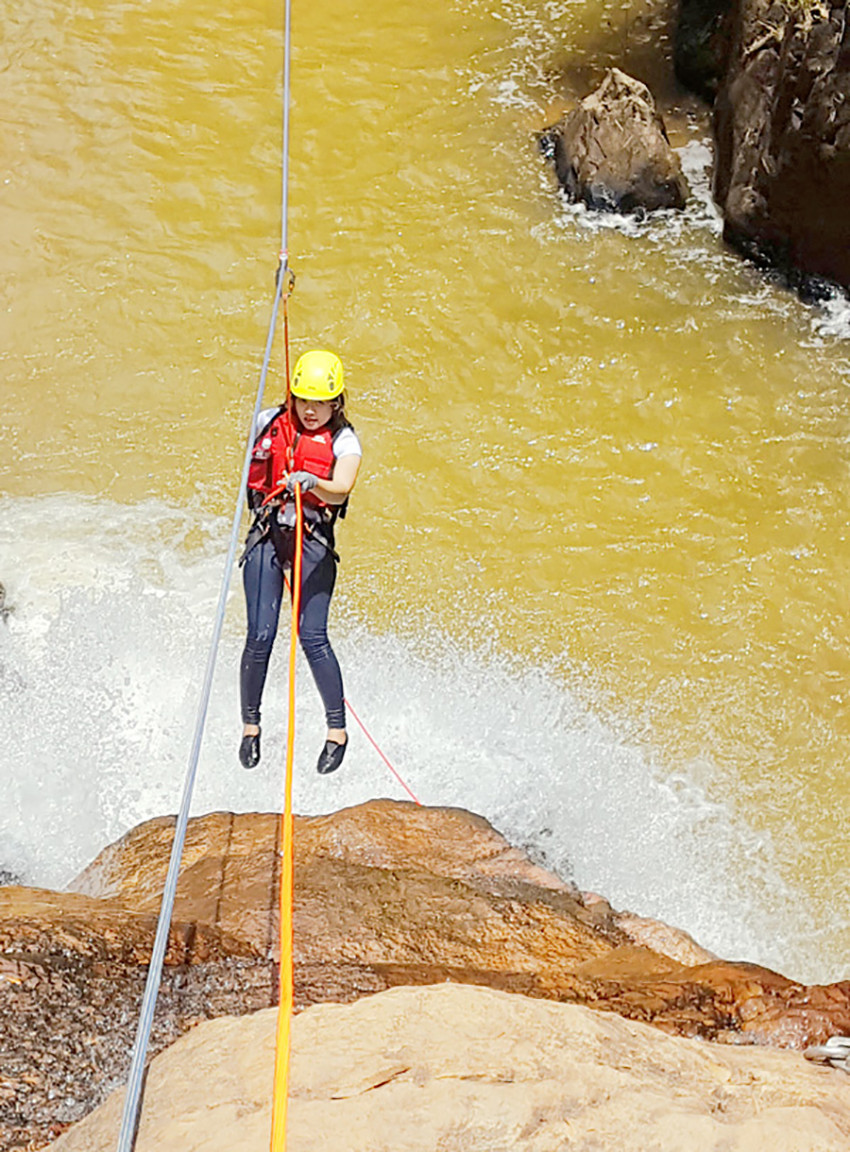 Trượt zipline Trượt zipline