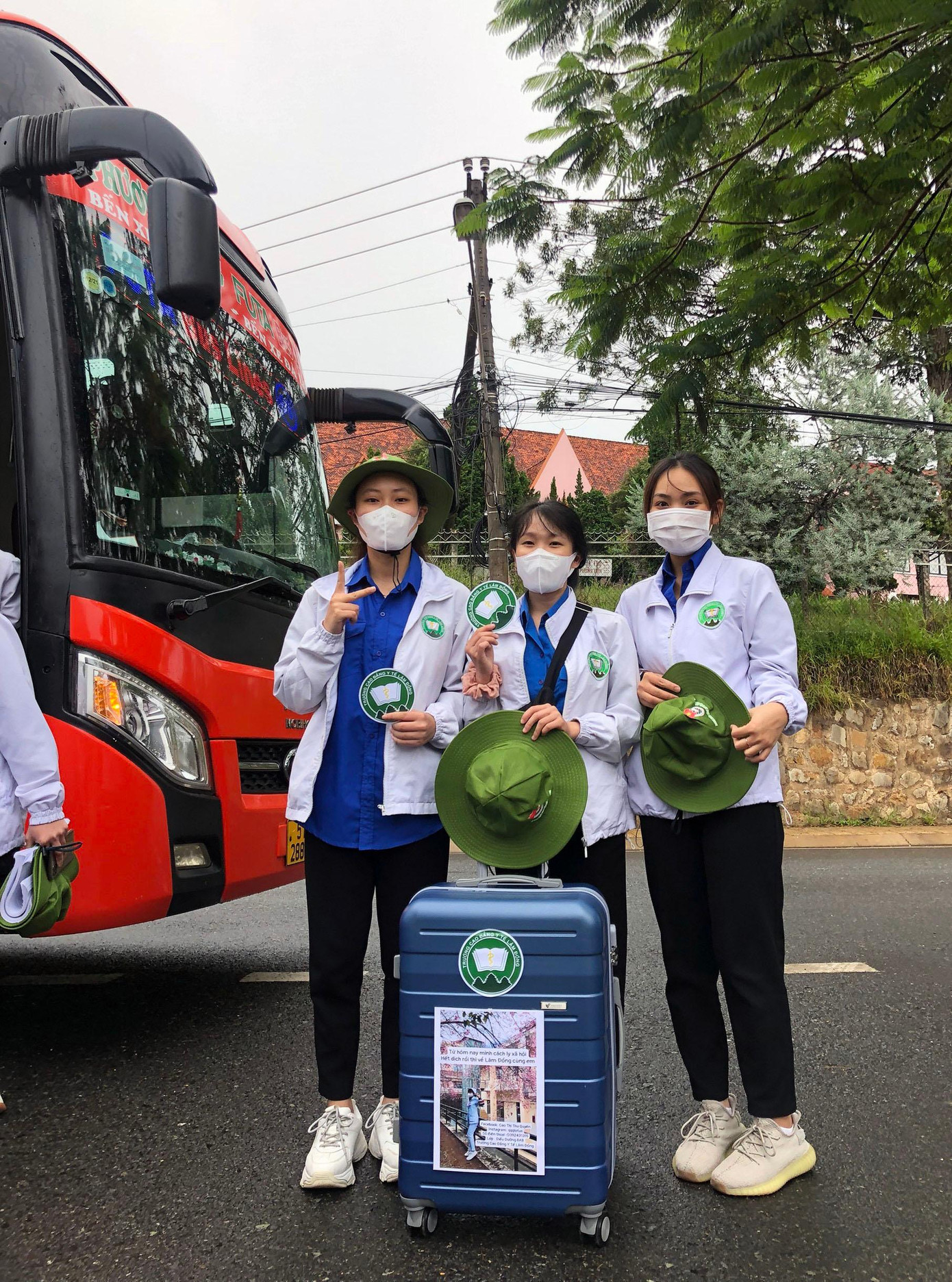 Đợt này, nữ sinh viên chiếm đa số trong đội hình tình nguyện