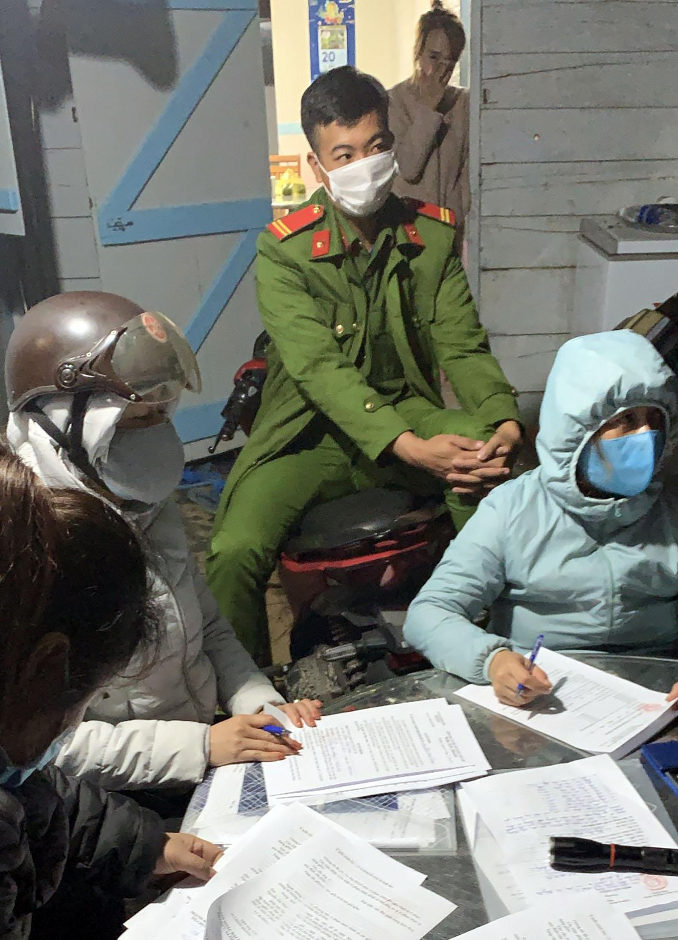 Lập biên bản xử phạt hành chính các trường hợp vi phạm