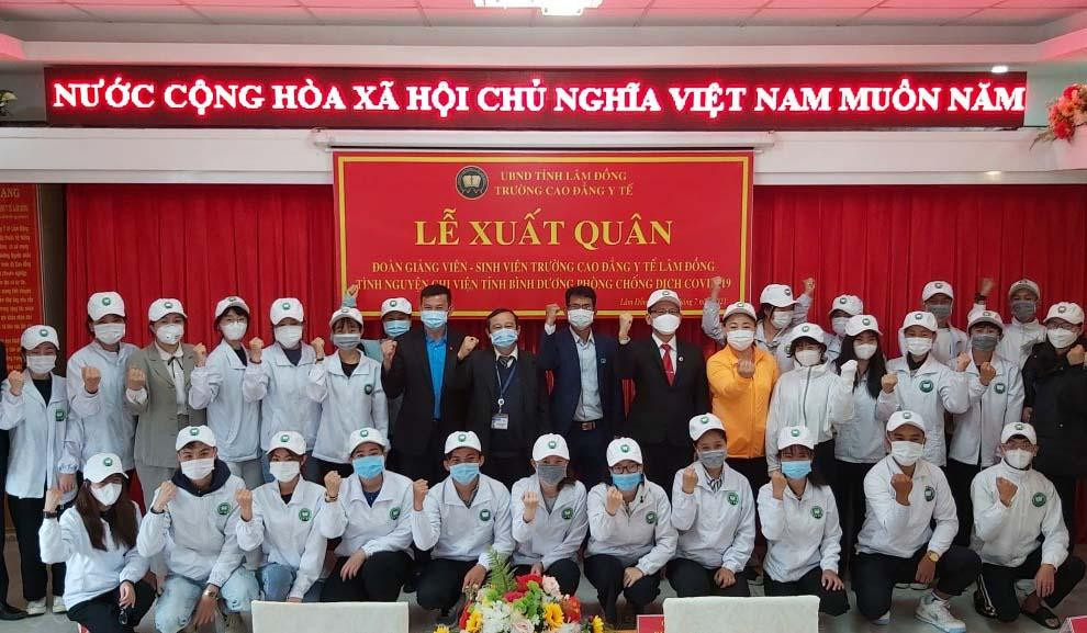Thầy trò trường CĐYT Lâm Đồng tình nguyện vào tâm dịch
