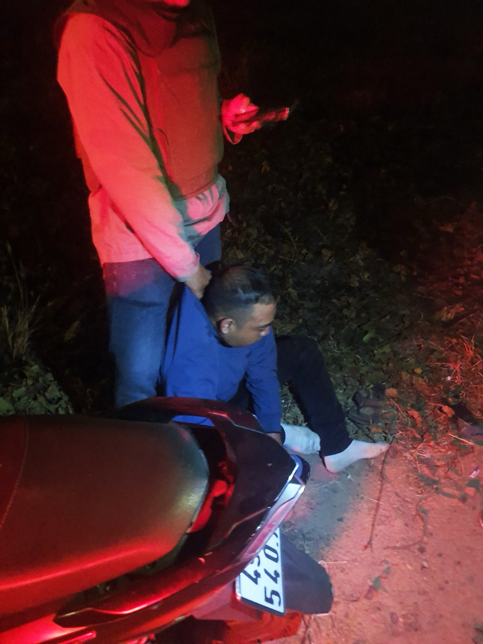 Nghi phạm cướp ngân hàng bị bắt tại tỉnh Bình Thuận. Ảnh: CA Nghi phạm cướp ngân hàng bị bắt tại tỉnh Bình Thuận. Ảnh: CA