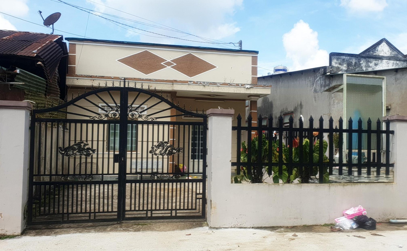 Căn nhà cấp 4 được cho là nơi ông Q. thuê để chữa bệnh cho trẻ chậm phát triển Căn nhà cấp 4 được cho là nơi ông Q. thuê để chữa bệnh cho trẻ chậm phát triển