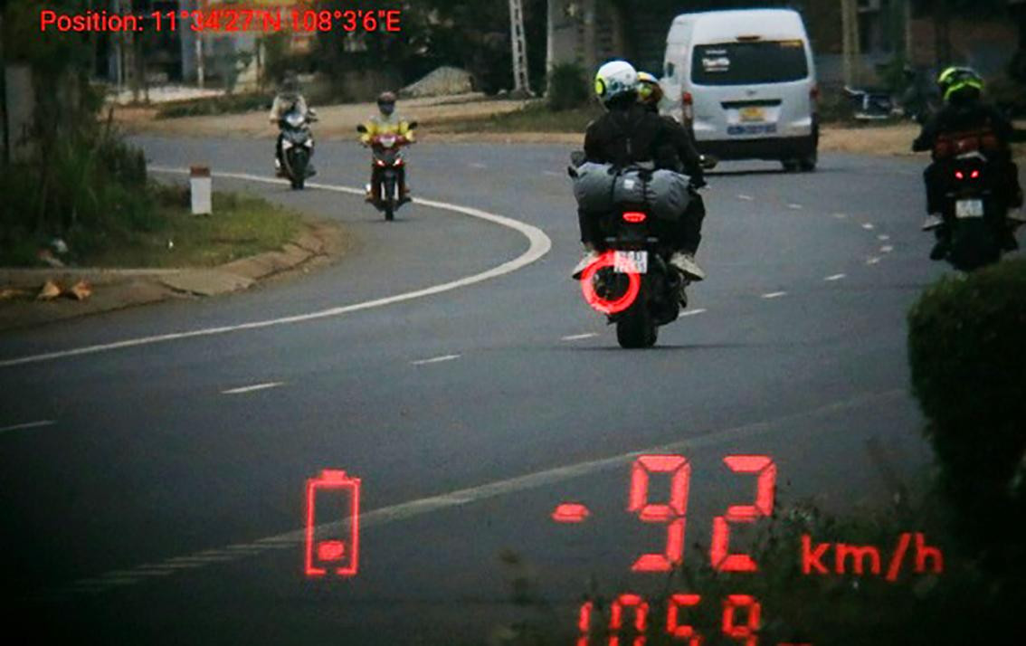 Chiếc mô tô chạy với tốc độ 92 km/h tiềm ẩn nguy cơ gây tai nạn giao thông
