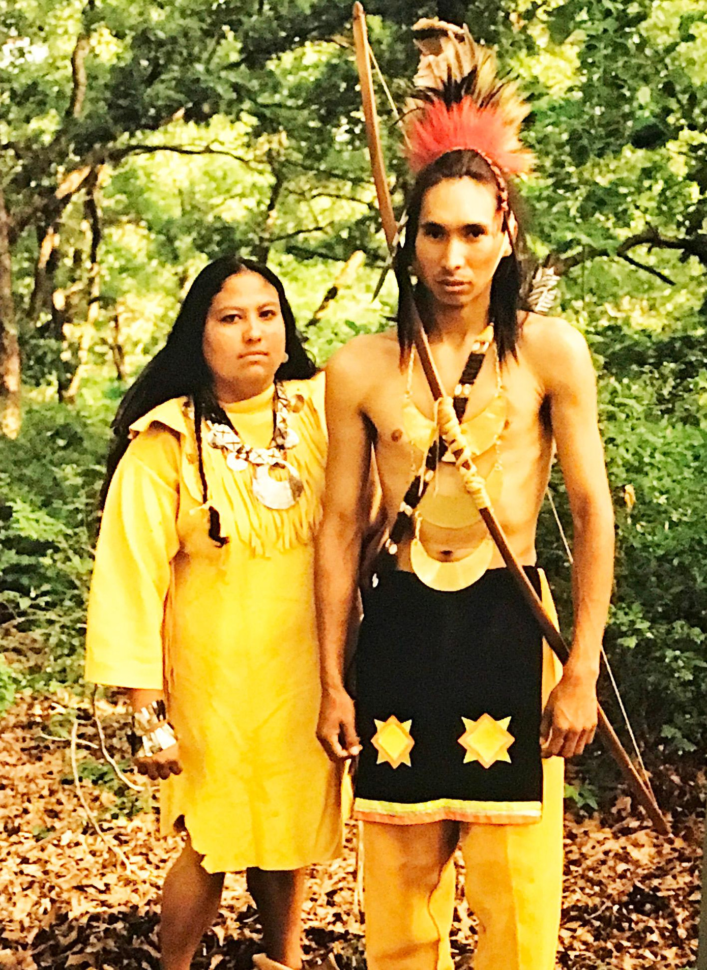 Trai tráng gắn liền với cung tên