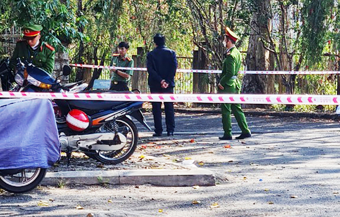 Công an phong tỏa khám xét Trung tâm đăng kiểm xe cơ giới Lâm Đồng hồi tháng 4 Công an phong tỏa khám xét Trung tâm đăng kiểm xe cơ giới Lâm Đồng hồi tháng 4