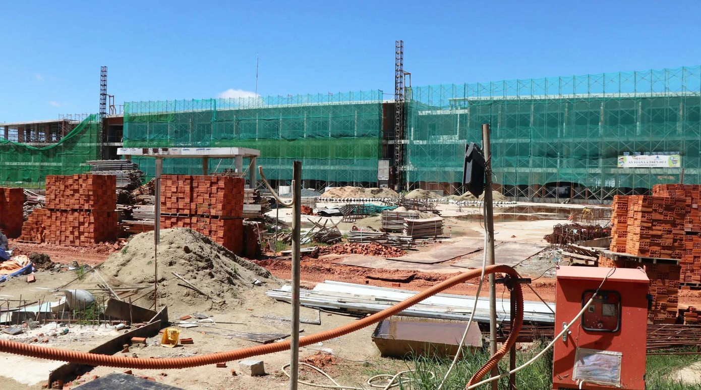 Hiện trường công trình vi phạm trật tự xây dựng tại Tòa nhà CLB golf