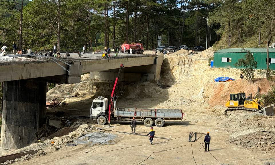 Cấp tập thi công cầu Prenn