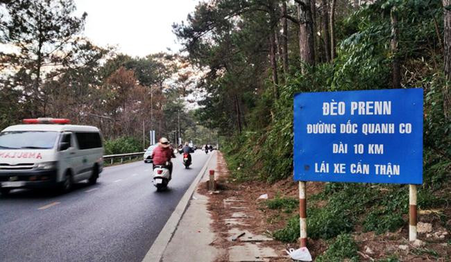 Biển cảnh báo trên đèo Prenn Biển cảnh báo trên đèo Prenn