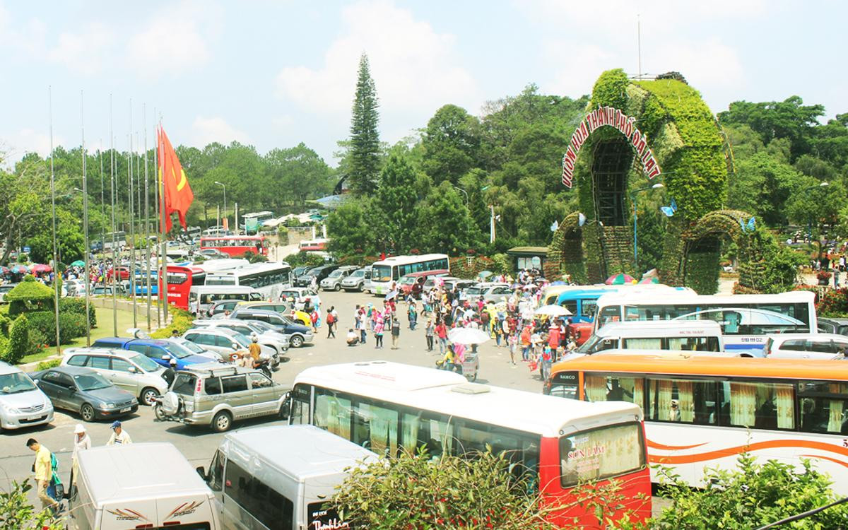 Vườn hoa đà lạt đông nghẹt dịp lễ Vườn hoa đà lạt đông nghẹt dịp lễ