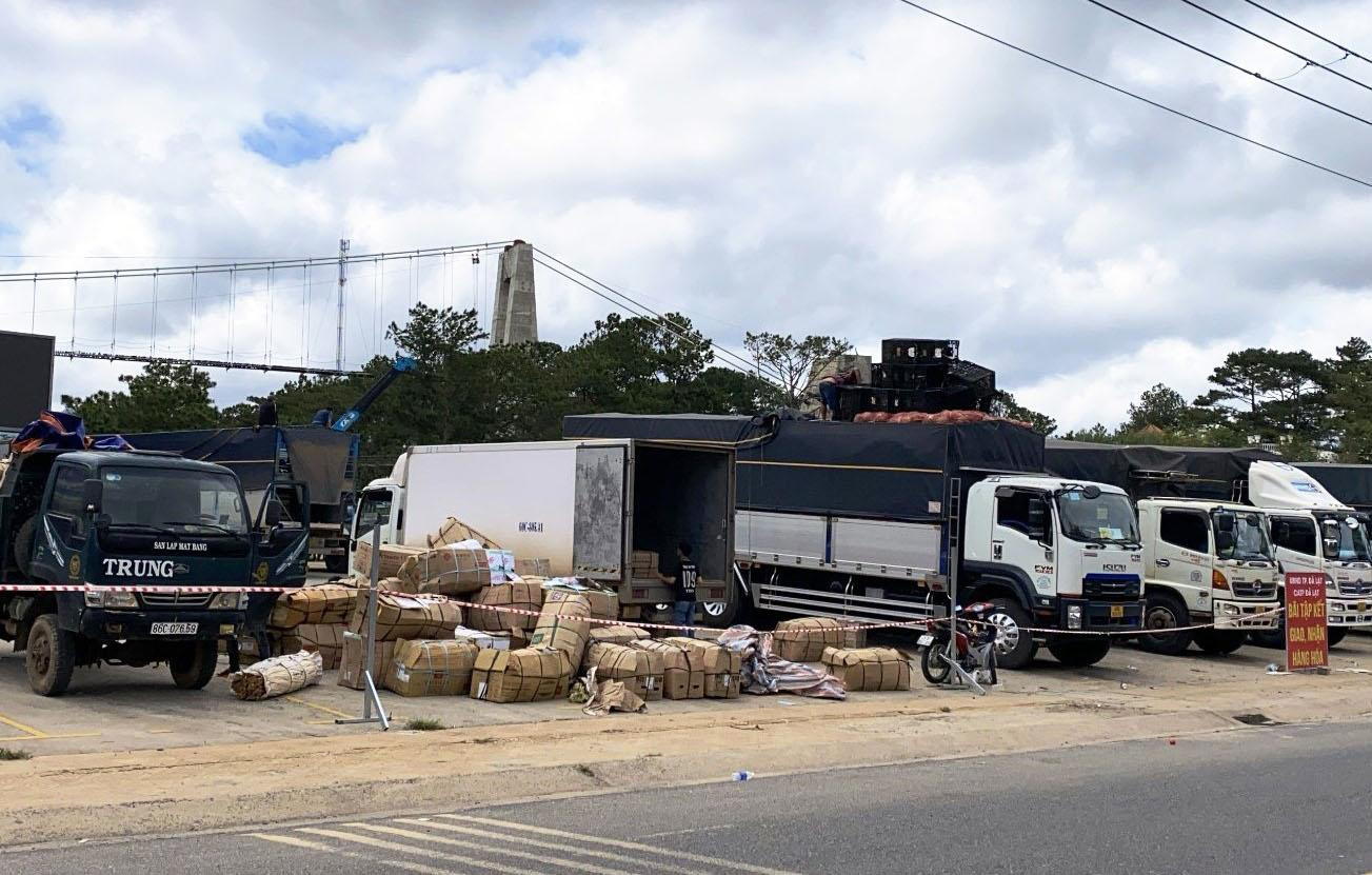 Giao nhận hàng hóa tập trung tại 1 địa điểm để tránh lây lan dịch bệnh Giao nhận hàng hóa tập trung tại 1 địa điểm để tránh lây lan dịch bệnh