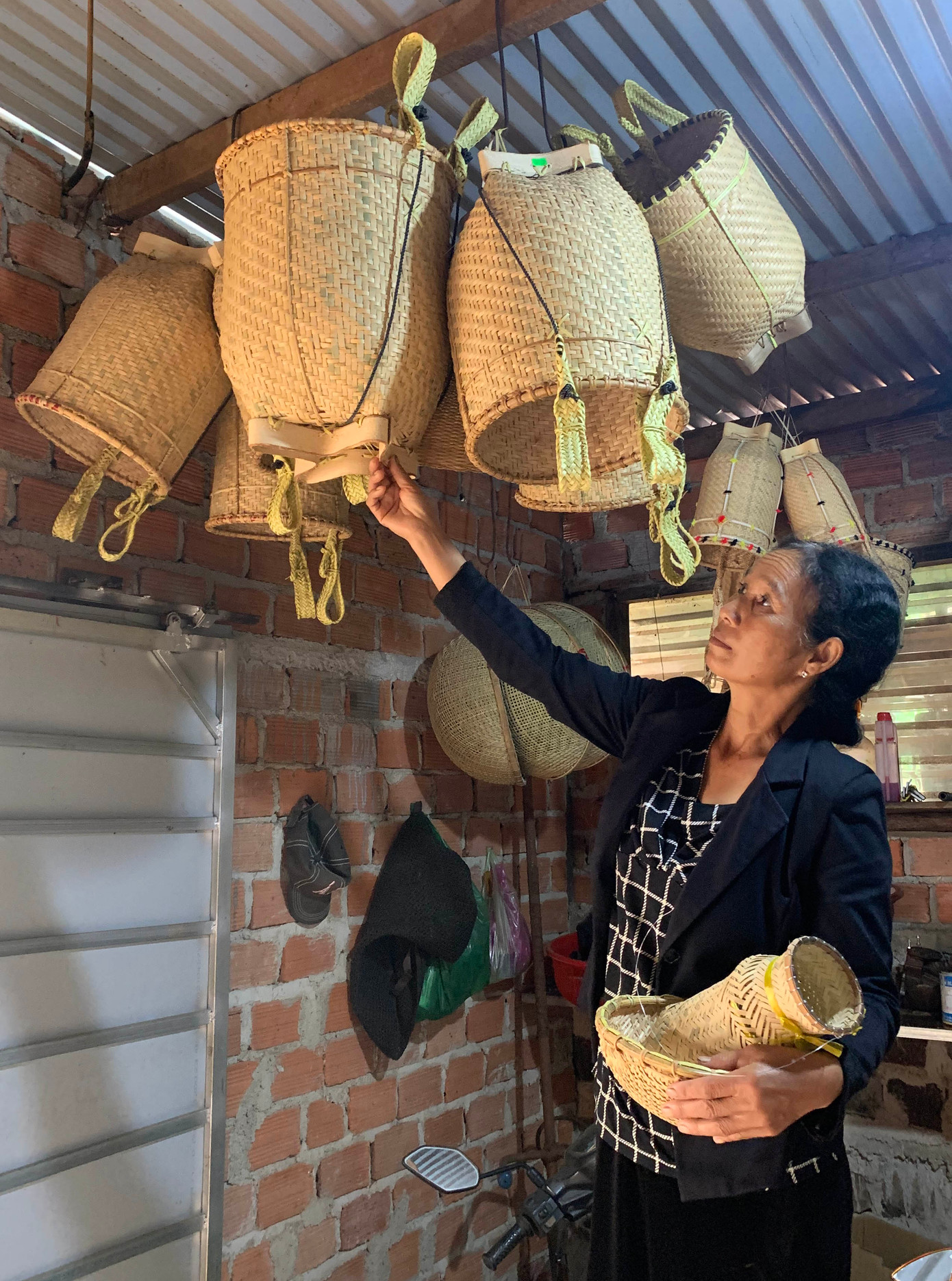 Các sản phẩm đan lát của người K'Ho Sre Các sản phẩm đan lát của người K'Ho Sre