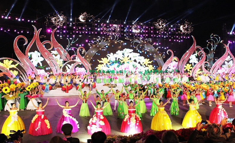 Màn đồng diễn tại festival hoa Đà Lạt