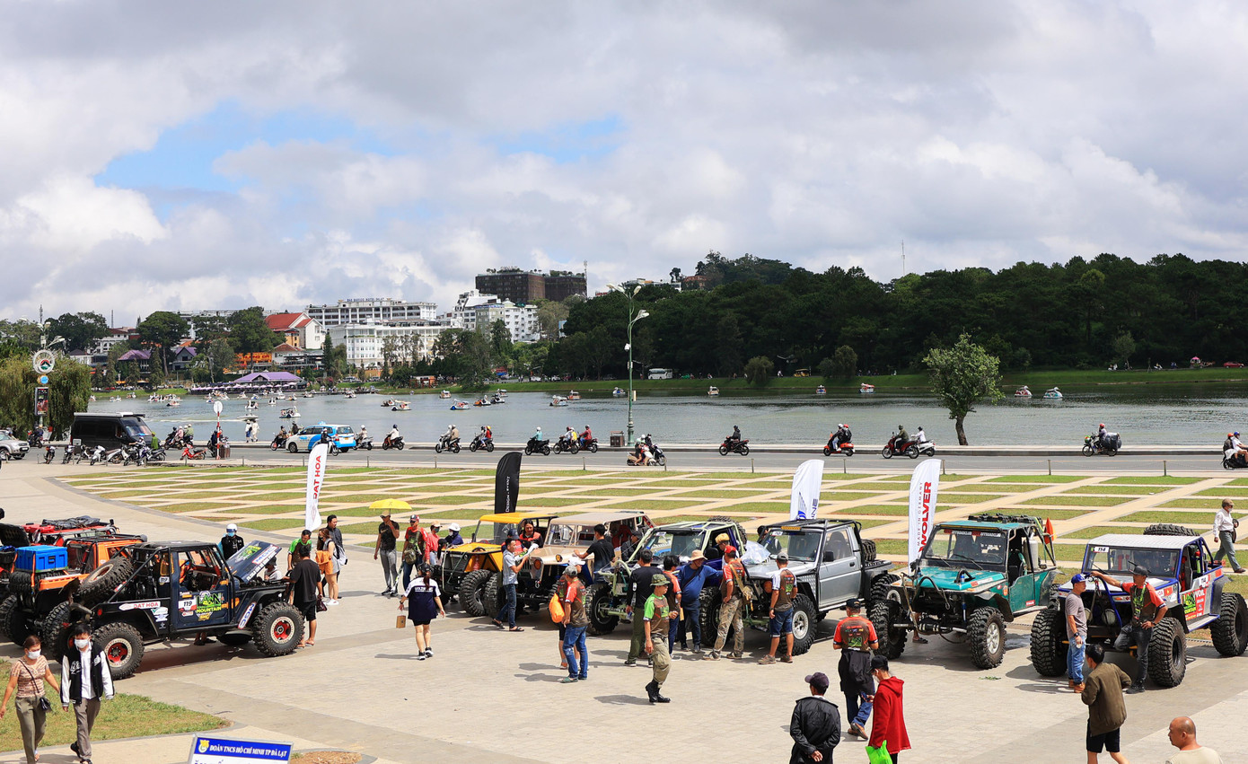 Giải được khai mạc tại quảng trường Lâm Viên