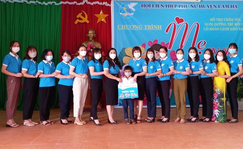 Đỡ đầu cho trẻ em mồ côi