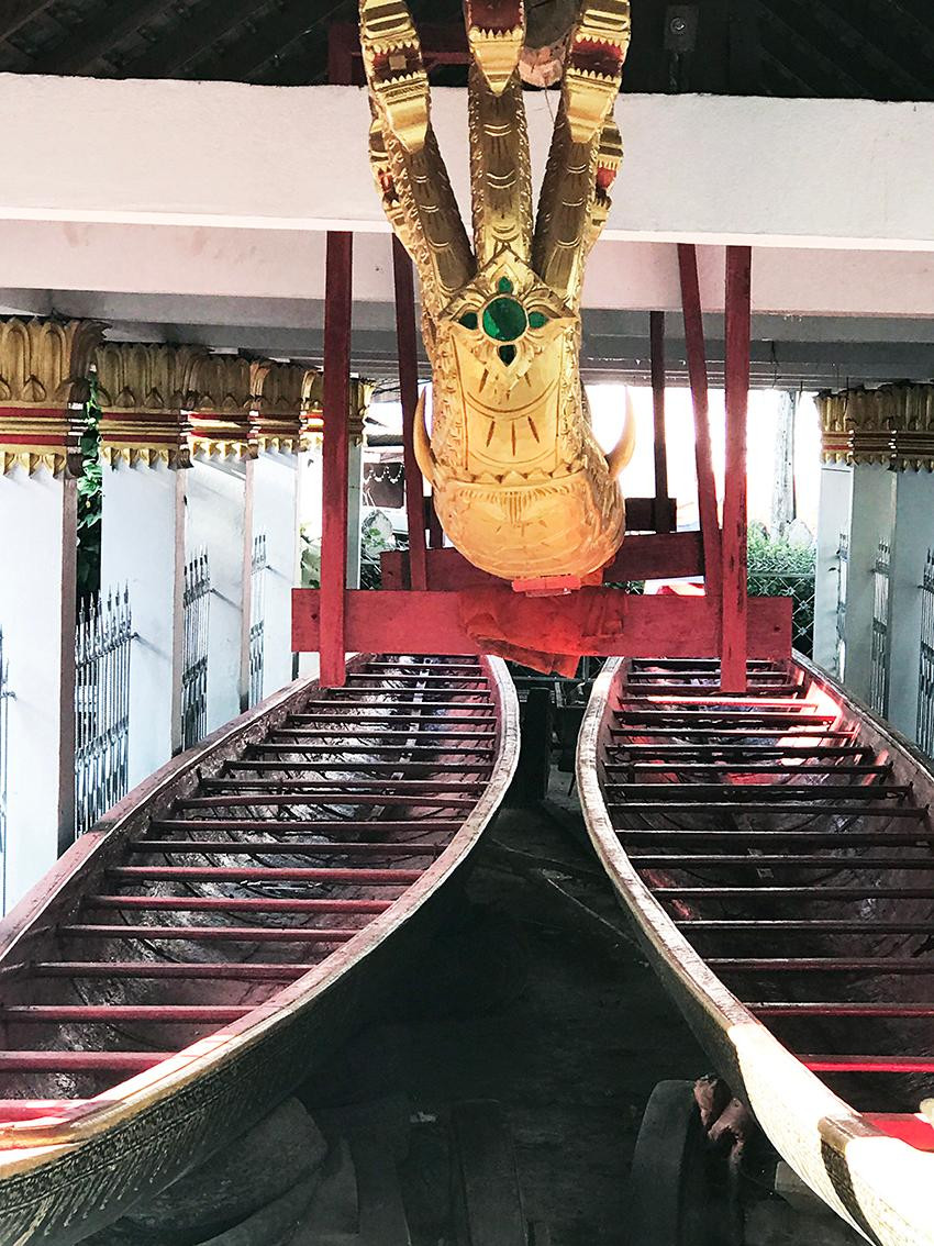 Thuyền cổ được bảo quản ở chùa Thuyền cổ được bảo quản ở chùa