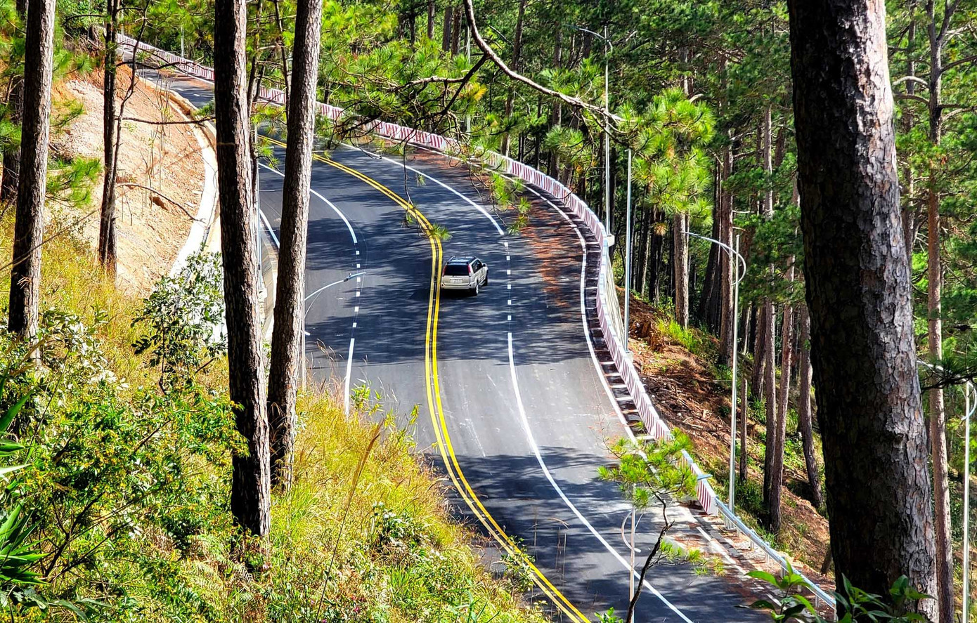 Đèo Prenn thơ mộng rợp bóng thông