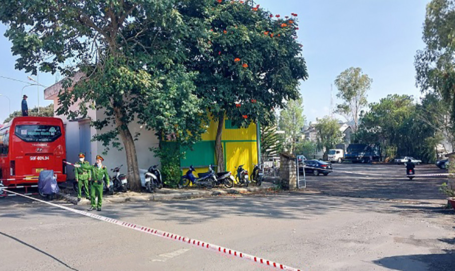 Phong tỏa Trung tâm đăng kiểm xe cơ giới Lâm Đồng tại TP Đà Lạt để khám xét Phong tỏa Trung tâm đăng kiểm xe cơ giới Lâm Đồng tại TP Đà Lạt để khám xét