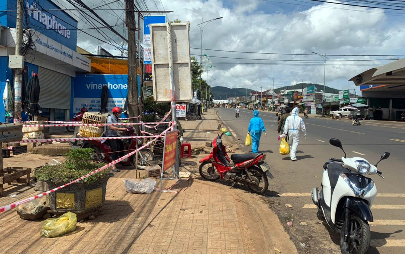 Phong tỏa nhiều nơi