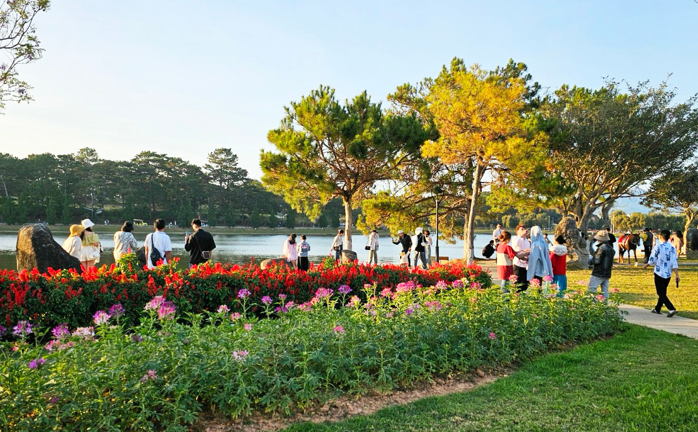 Các điểm tham quan, vui chơi ở trung tâm TP Đà Lạt tấp nập du khách Các điểm tham quan, vui chơi ở trung tâm TP Đà Lạt tấp nập du khách