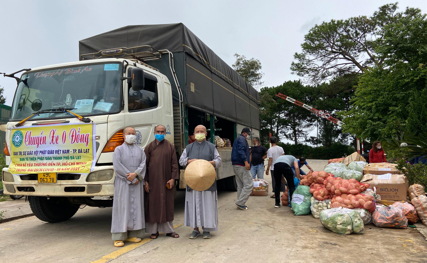 Chuyến xe 0 đồng của phật tử Lâm Đồng hướng về TP.HCM
