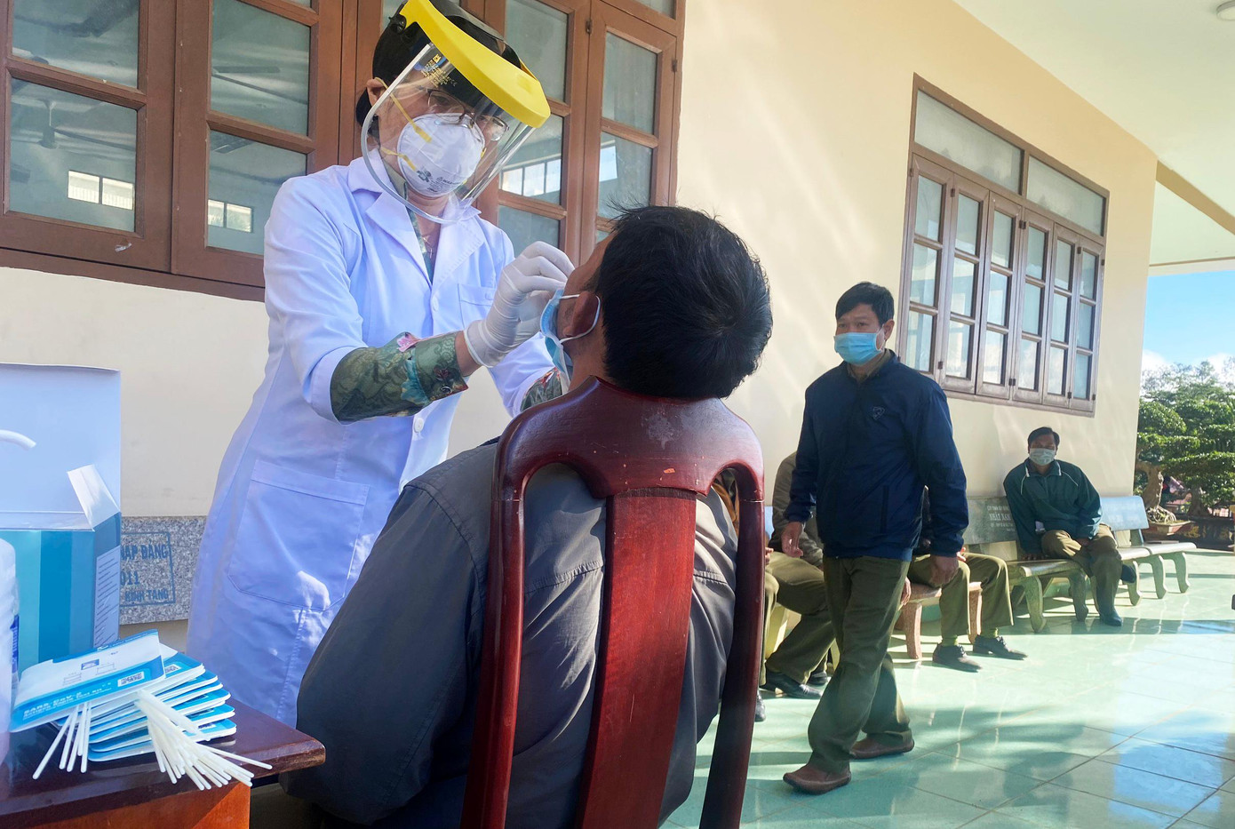 Lấy mẫu xét nghiệm SARS-CoV-2 Lấy mẫu xét nghiệm SARS-CoV-2