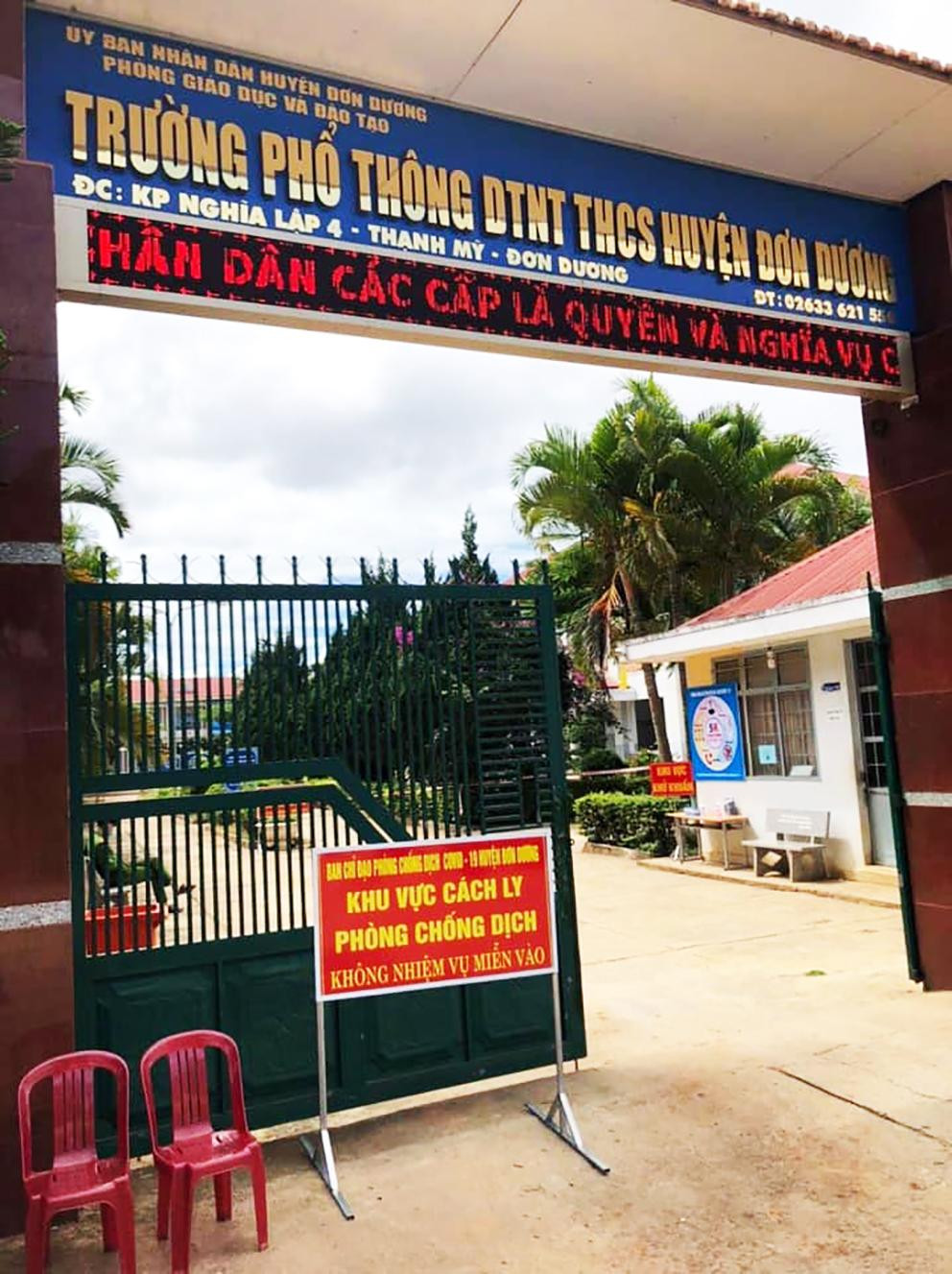 Lập cơ sở điều trị COVID-19 tại trường học Lập cơ sở điều trị COVID-19 tại trường học