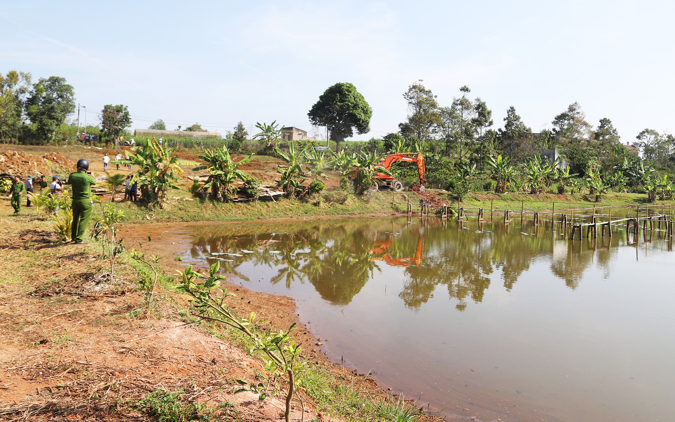 Giải tỏa công trình lấn chiếm hồ thủy lợi Giải tỏa công trình lấn chiếm hồ thủy lợi