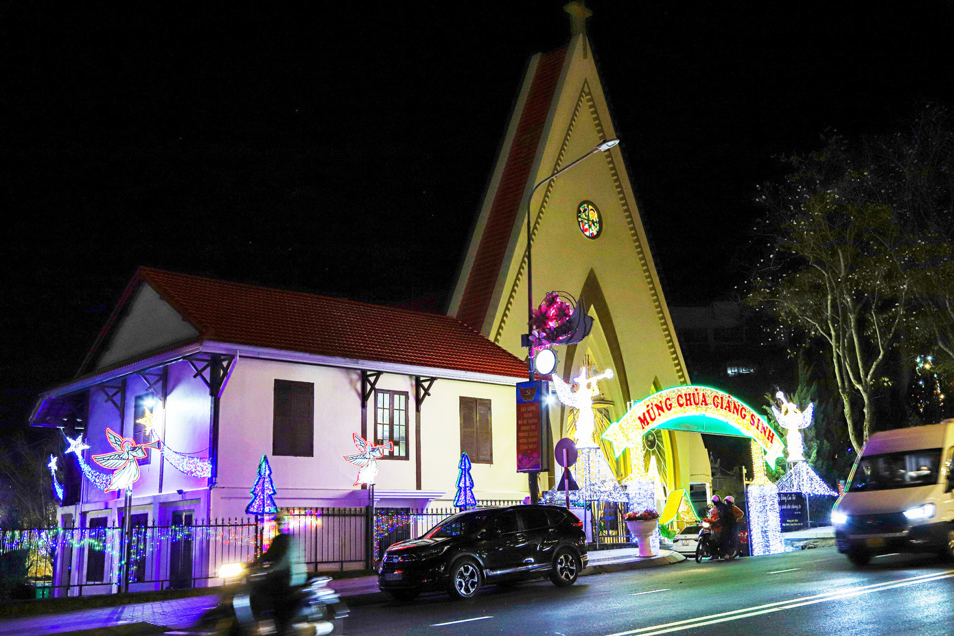 Nhà thờ Thánh Tâm.