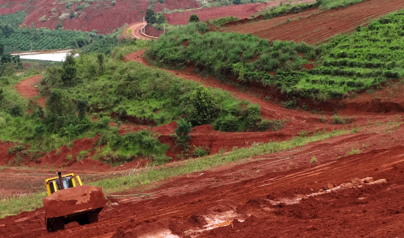 Một khu vực khai thác bô xít ở Lâm Đồng