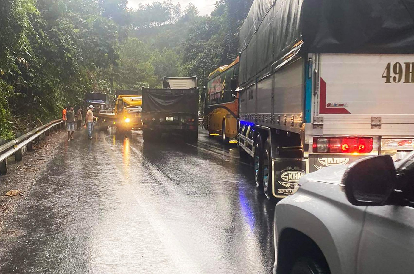 Hiện trường vụ tai nạn tại đèo Chuối