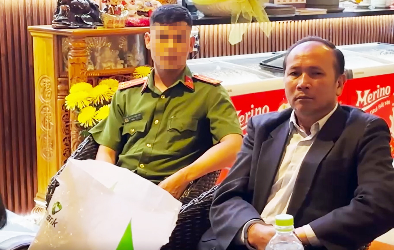 Ông Nguyễn Tự Cường bị Công an huyện Đức Trọng bắt giữ Ông Nguyễn Tự Cường bị Công an huyện Đức Trọng bắt giữ