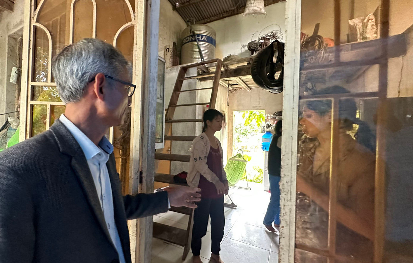 Các chị em gái đã được tháo xích