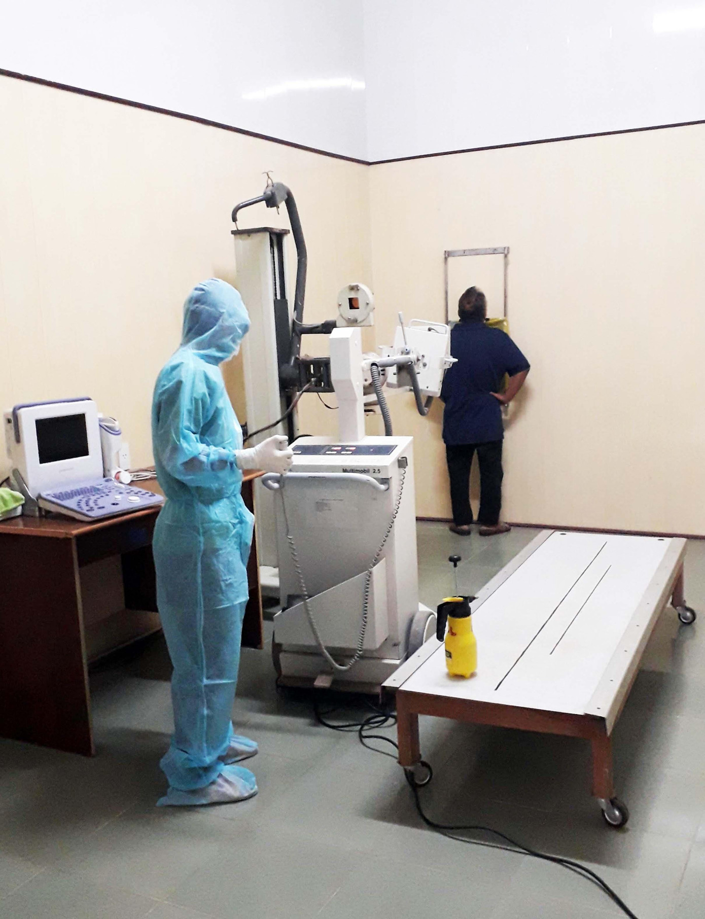 Bên trong cơ sở điều trị bệnh nhân COVID-19