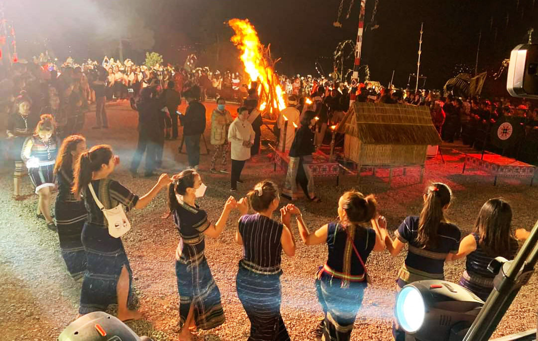 Không khí lễ hội tưng bừng ở huyện Đơn Dương.