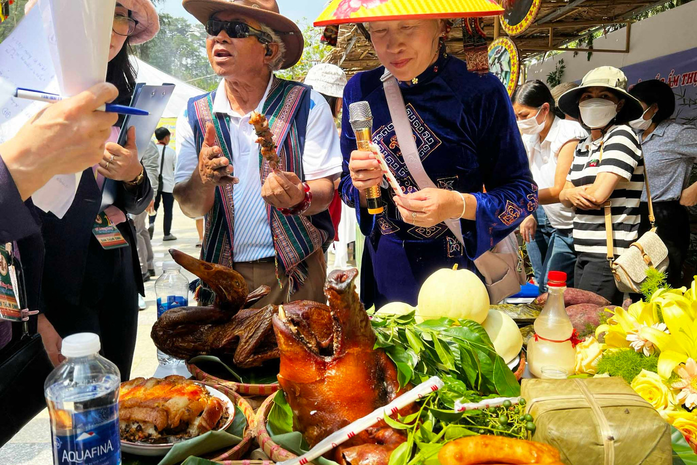 Nhiều món ăn hấp dẫn thực khách.