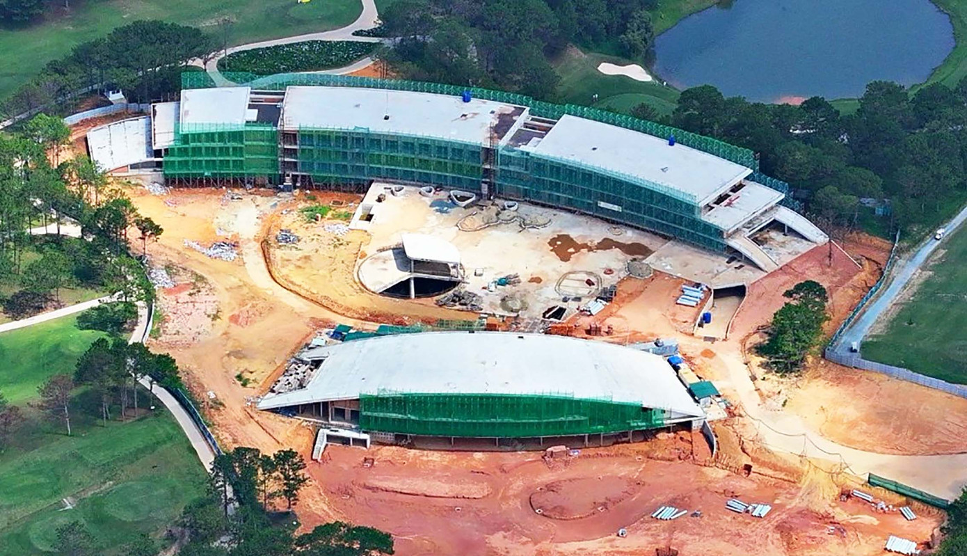 Cụm công trình không phép, sai phép trên đồi Cù Cụm công trình không phép, sai phép trên đồi Cù