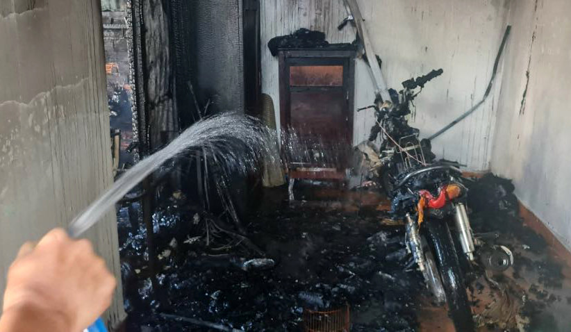 Lửa đã được dập tắt nhưng nhiều tài sản bị thiêu rụi Lửa đã được dập tắt nhưng nhiều tài sản bị thiêu rụi