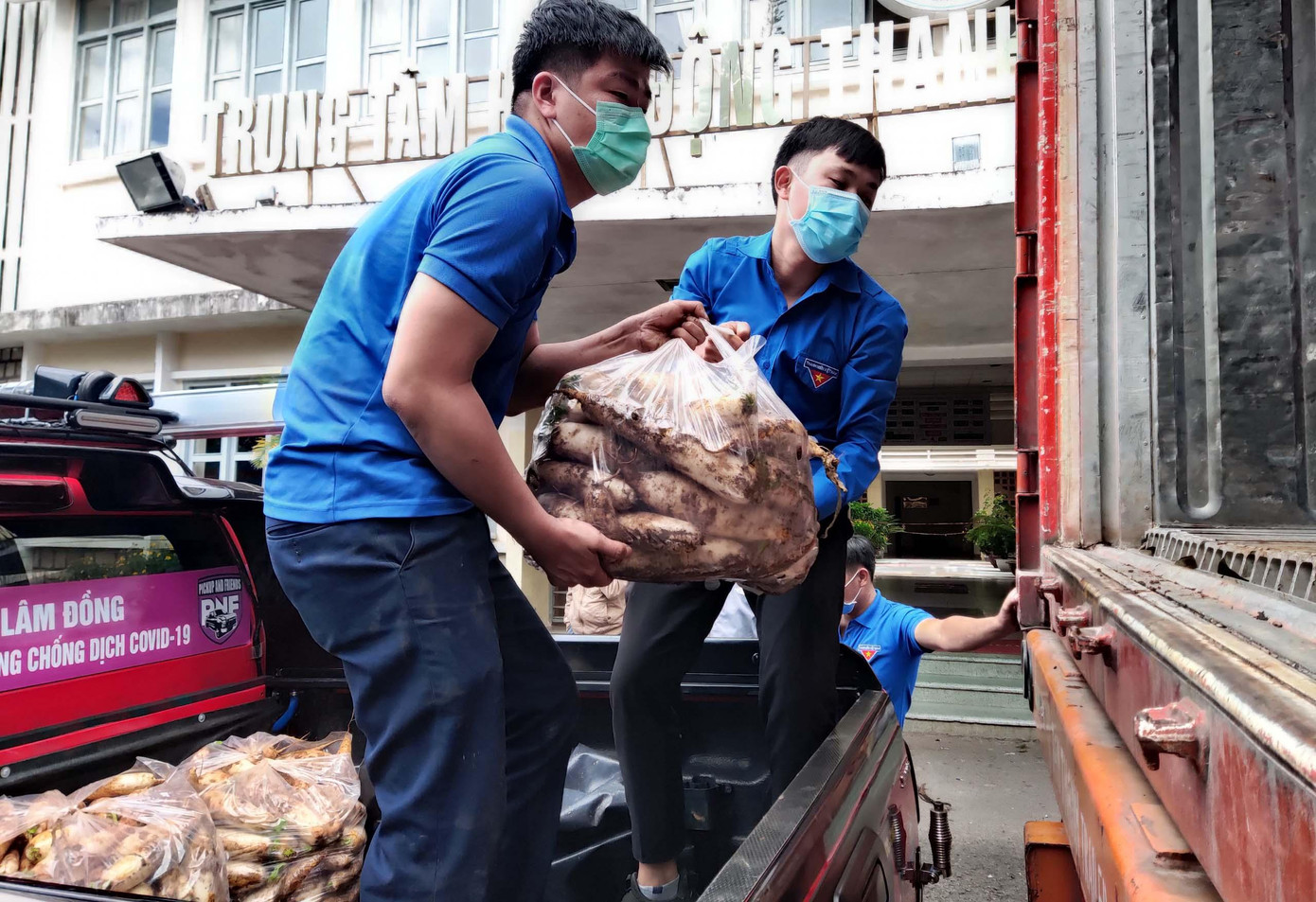 Đội đảm nhận nhiều phần việc vất vả