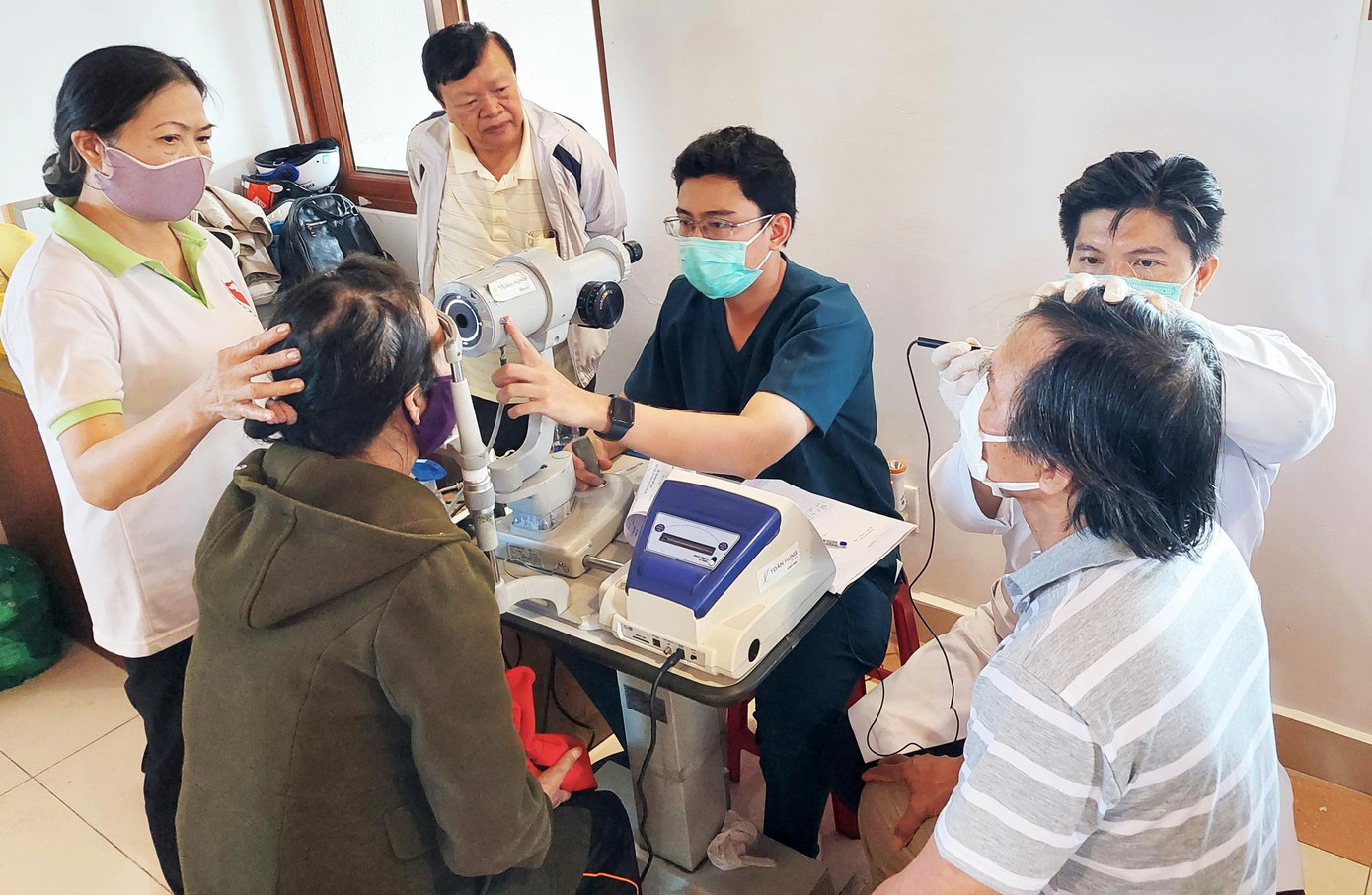 Siêu âm mắt cho những bệnh nhân được chỉ định mổ