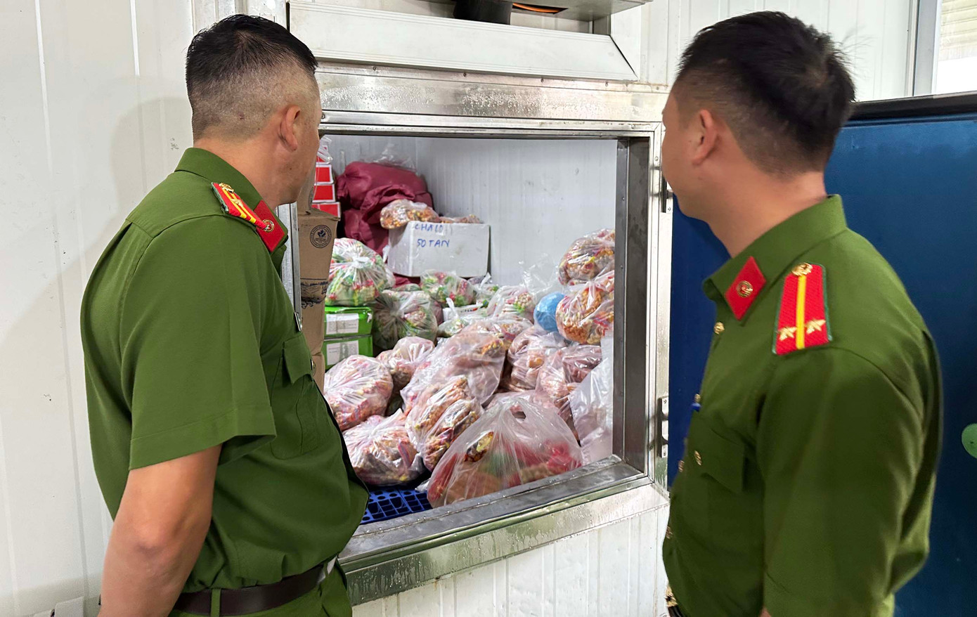 Công an kiểm tra thu giữ nội tạng trôi nổi trong kho lạnh ở TP Đà Lạt